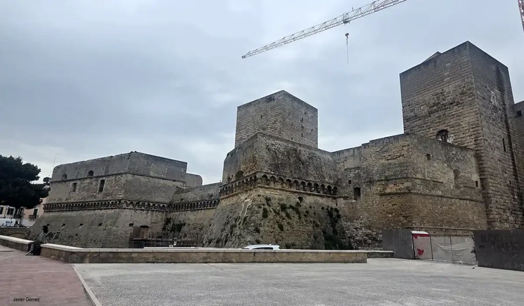 Castillo normando suevo de Bari (Castillo Svevo di Bari)