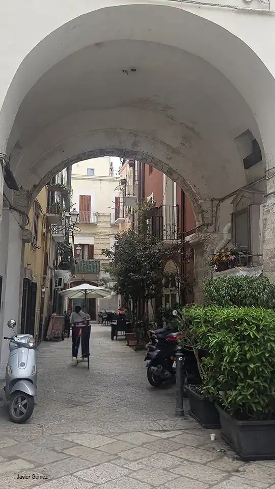 Entrando a Bari Vecchia
