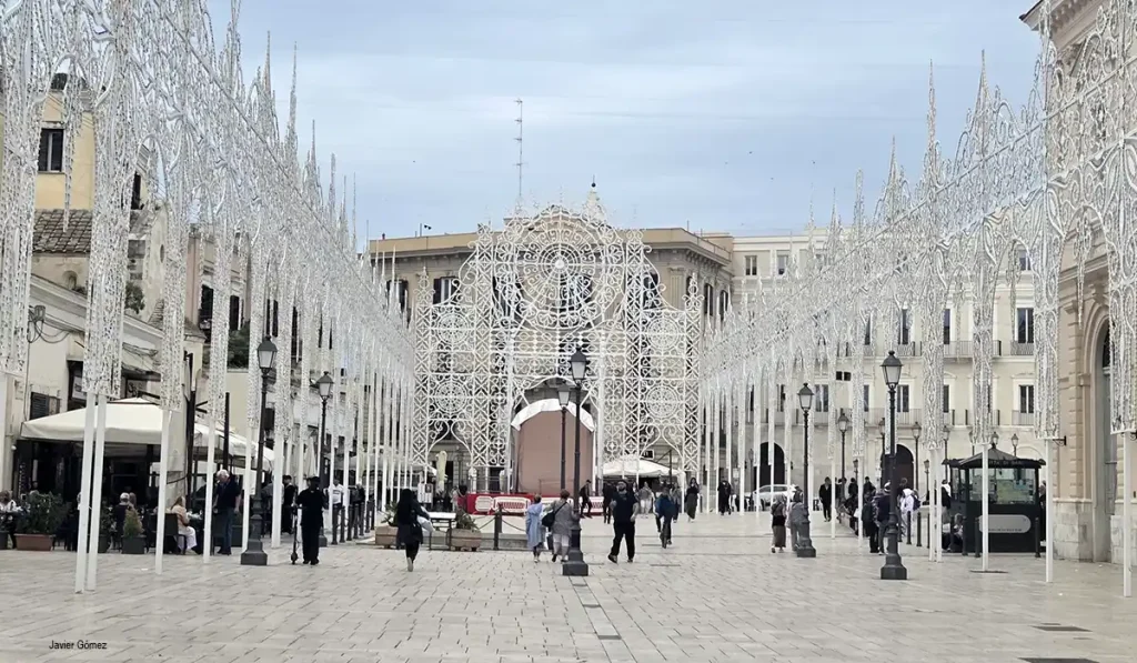 Plaza del Ferrarese en Bari