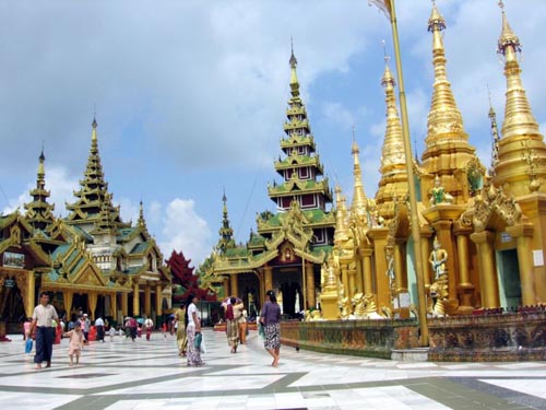 800px-shwedagon-d05.jpg