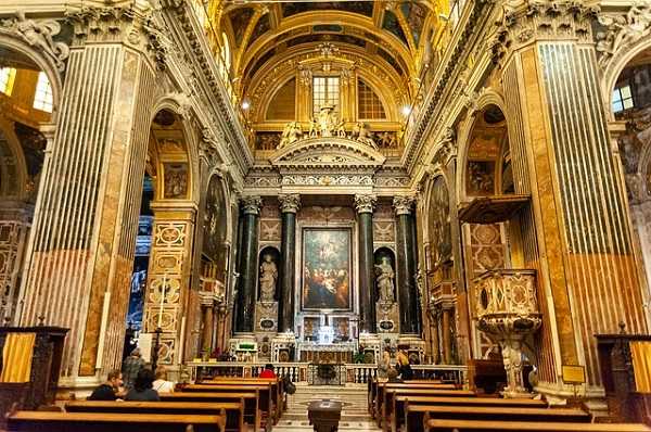 El puerto de Génova 3 Interior de la Catedral de Génova