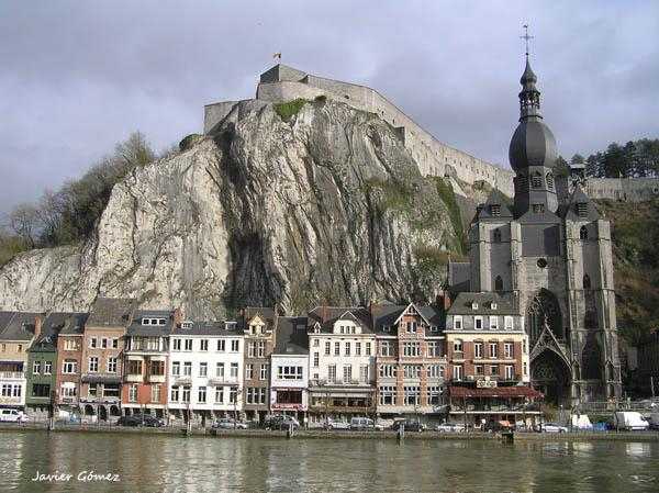 La Colegiata de Notre Dame de Dinant