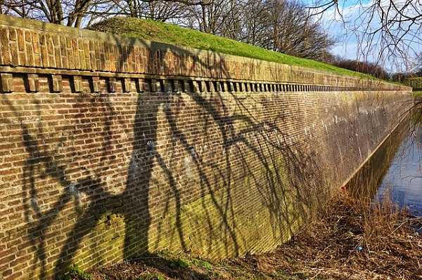 Muro de la ciudad fortificada de Naarden