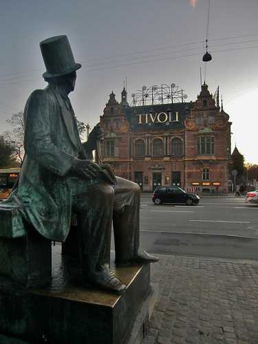 El Puerto de Copenhague, información 3 Parque Tivoli, Copenhague