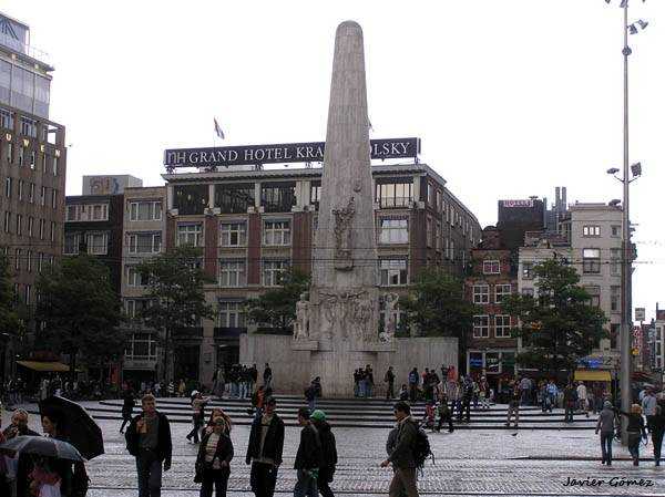 Plaza Dam de Ámsterdam, punto neurálgico