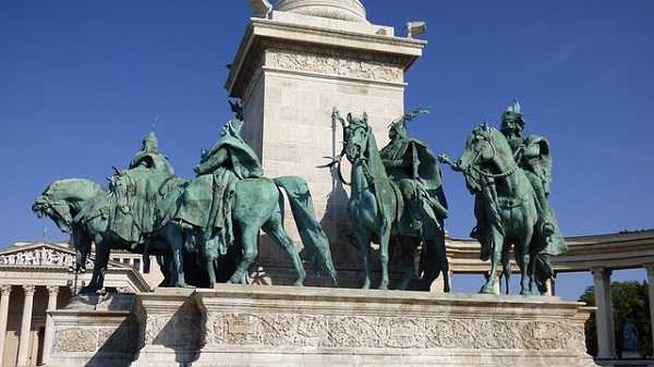 Plaza de los Héroes - detalle