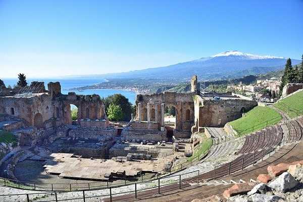 El Puerto de Messina, en Sicilia 4 Taormina, con el Etna al fondo