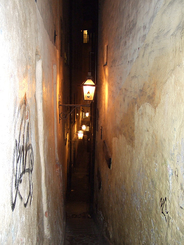 Callejón Marten Trotzig de noche