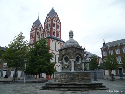 Lieja: Iglesia y Realeza 2 colegiata de Saint Barthelemy de Lieja