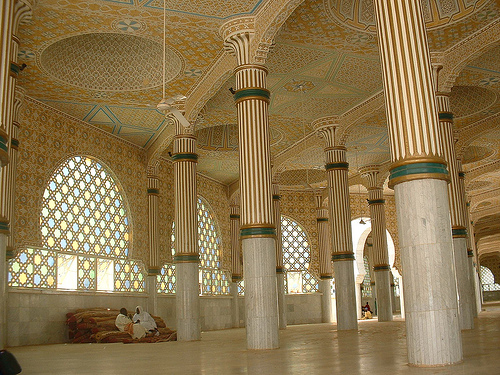 Interior de la Gran Mezquita de Touba